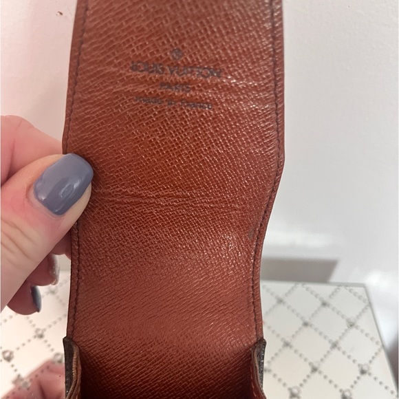 Louis Vuitton - Picture 4 of 4